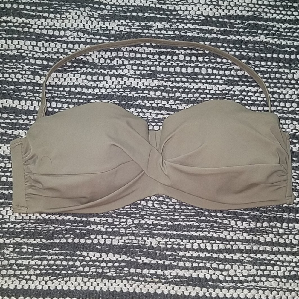 Victoria's Secret Swim Top With Removable Strap 36